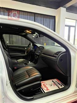 کرایسلەر 300